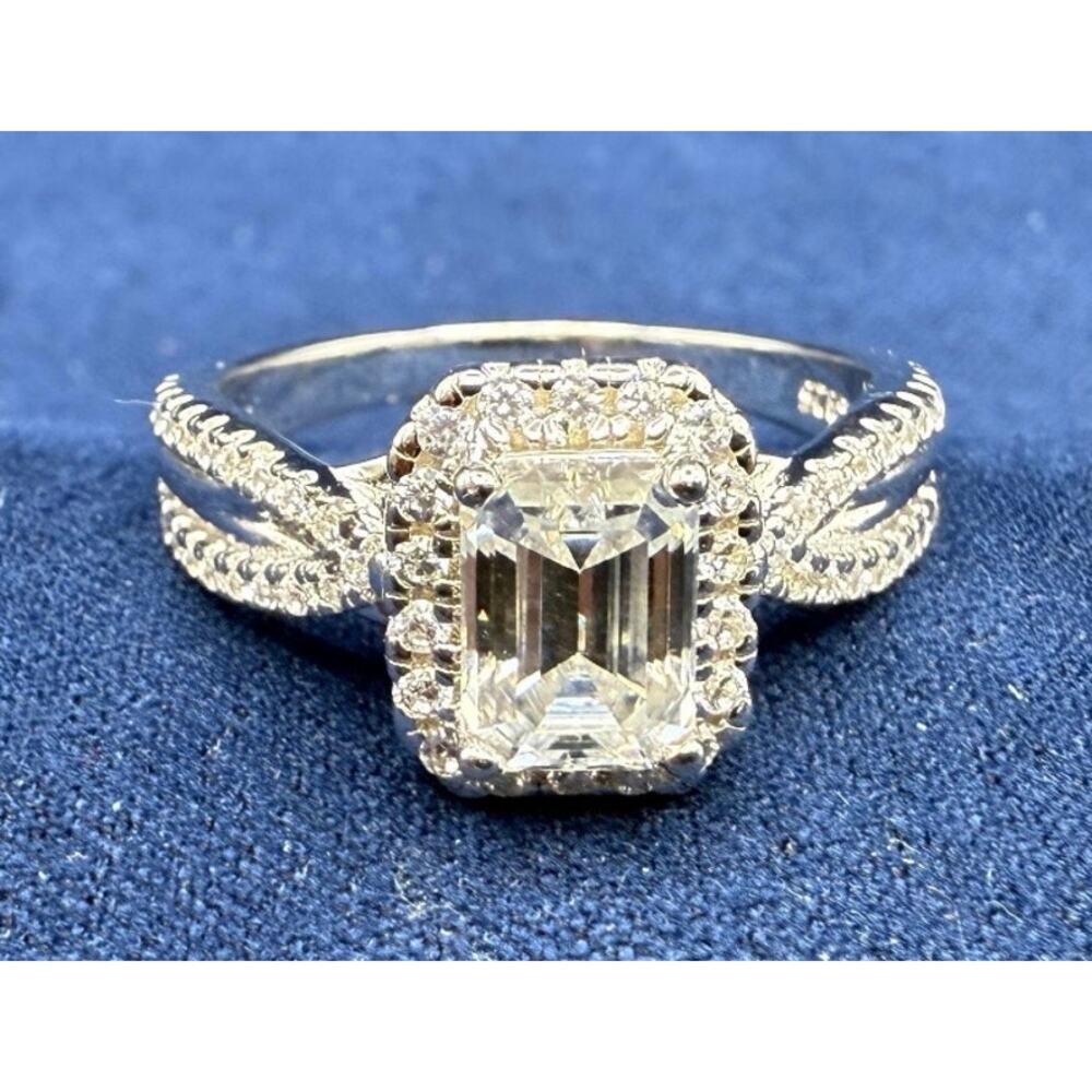 3CT Emerald cut Moissanite halo ring